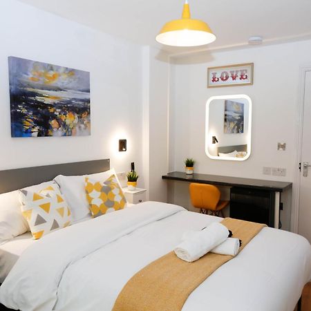 New Luxury Rooms In The Heart Of London Next To Shops, Cafes, Bars & Metro With Shared Bathrooms Eksteriør bilde