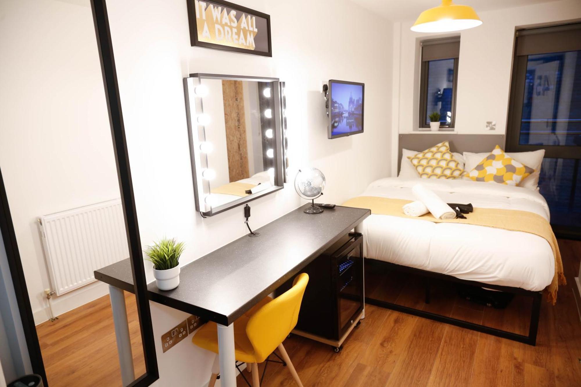 New Luxury Rooms In The Heart Of London Next To Shops, Cafes, Bars & Metro With Shared Bathrooms Eksteriør bilde