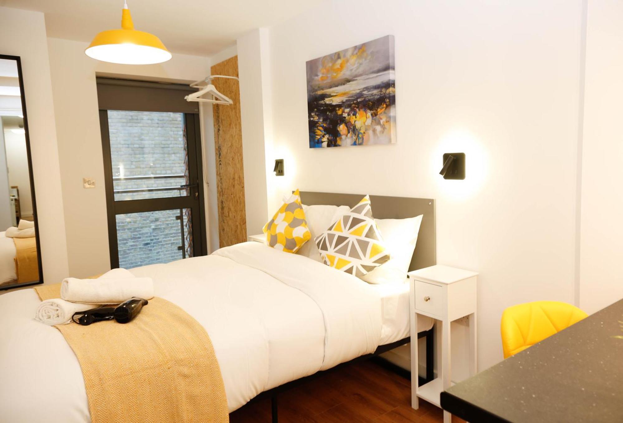 New Luxury Rooms In The Heart Of London Next To Shops, Cafes, Bars & Metro With Shared Bathrooms Eksteriør bilde