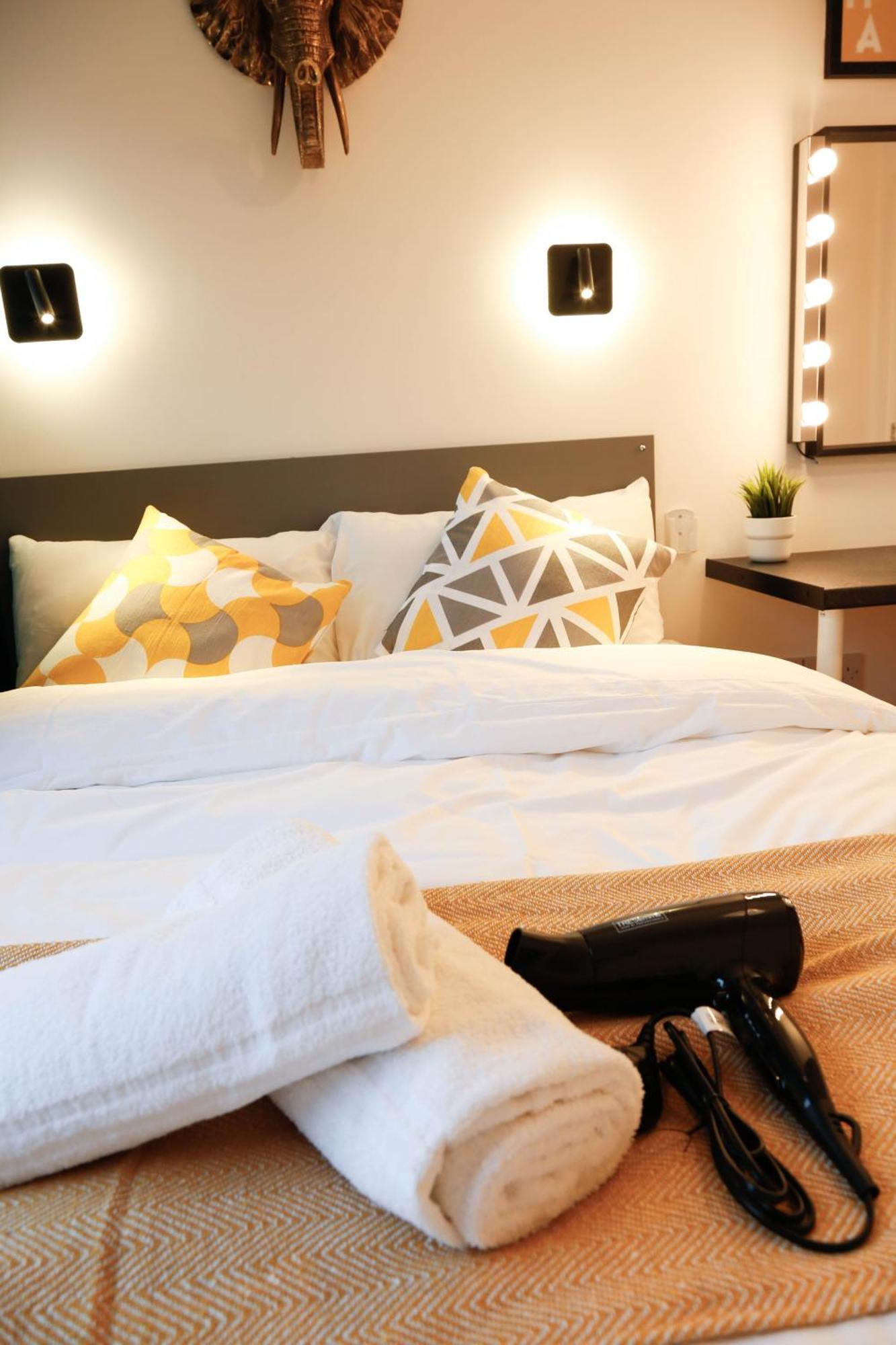 New Luxury Rooms In The Heart Of London Next To Shops, Cafes, Bars & Metro With Shared Bathrooms Eksteriør bilde