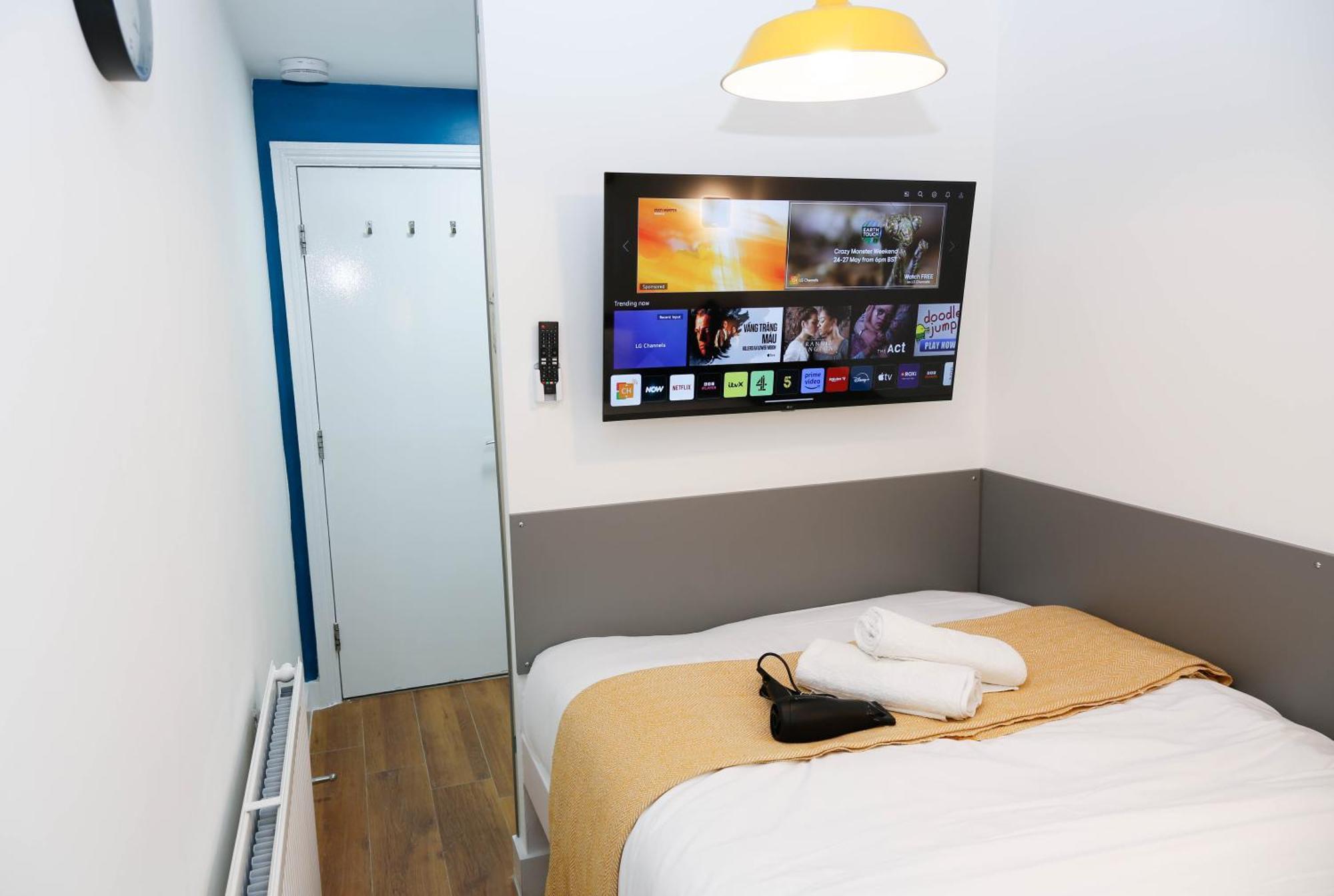 New Luxury Rooms In The Heart Of London Next To Shops, Cafes, Bars & Metro With Shared Bathrooms Eksteriør bilde