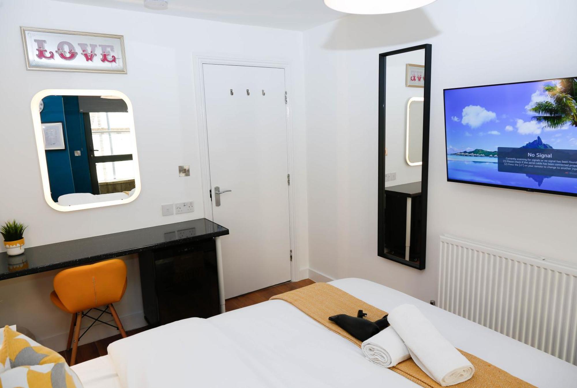 New Luxury Rooms In The Heart Of London Next To Shops, Cafes, Bars & Metro With Shared Bathrooms Eksteriør bilde