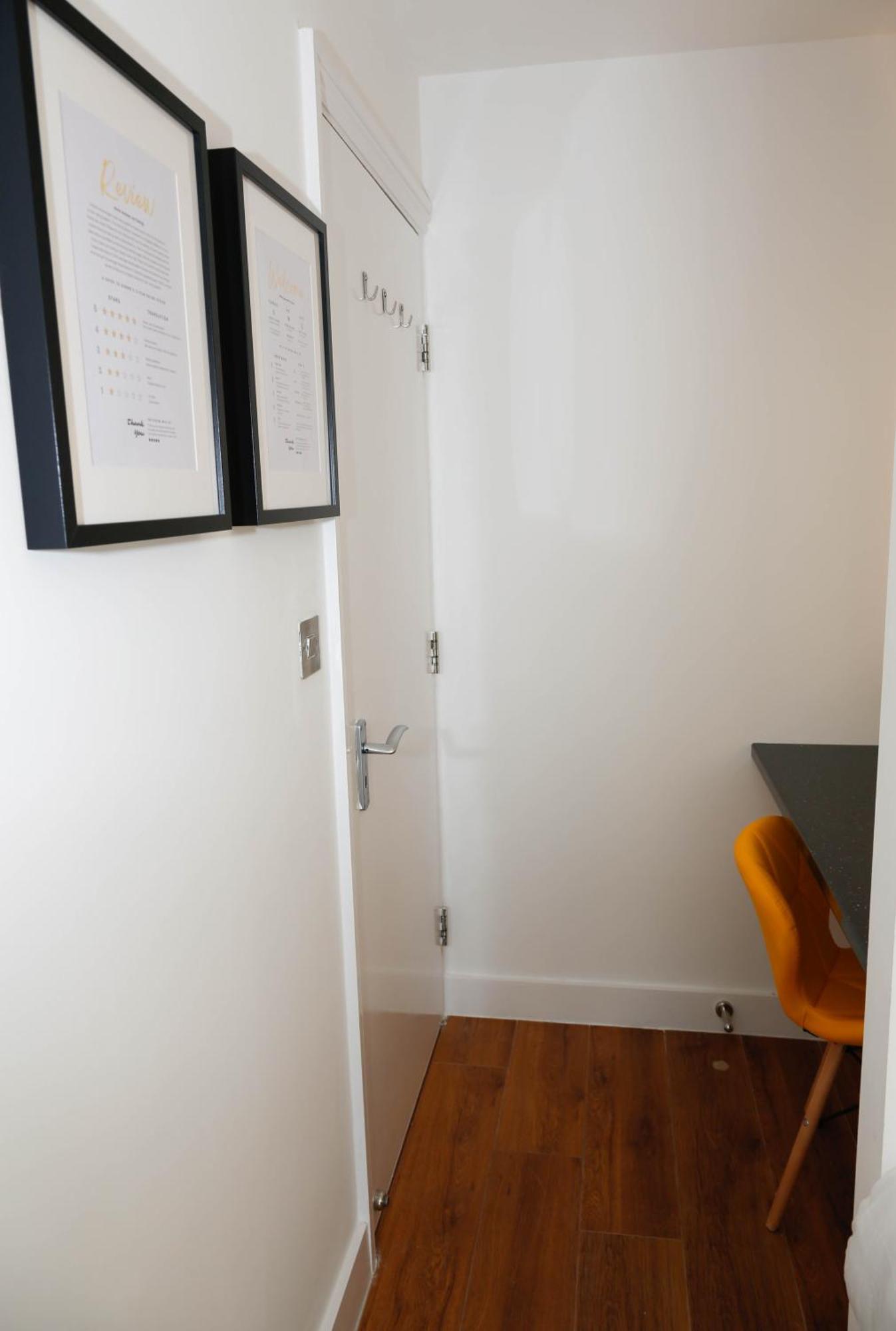 New Luxury Rooms In The Heart Of London Next To Shops, Cafes, Bars & Metro With Shared Bathrooms Eksteriør bilde